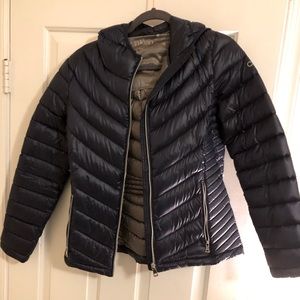 Down packable puffer